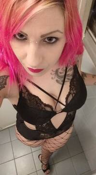 Public Photo of Eva_La_Rouge